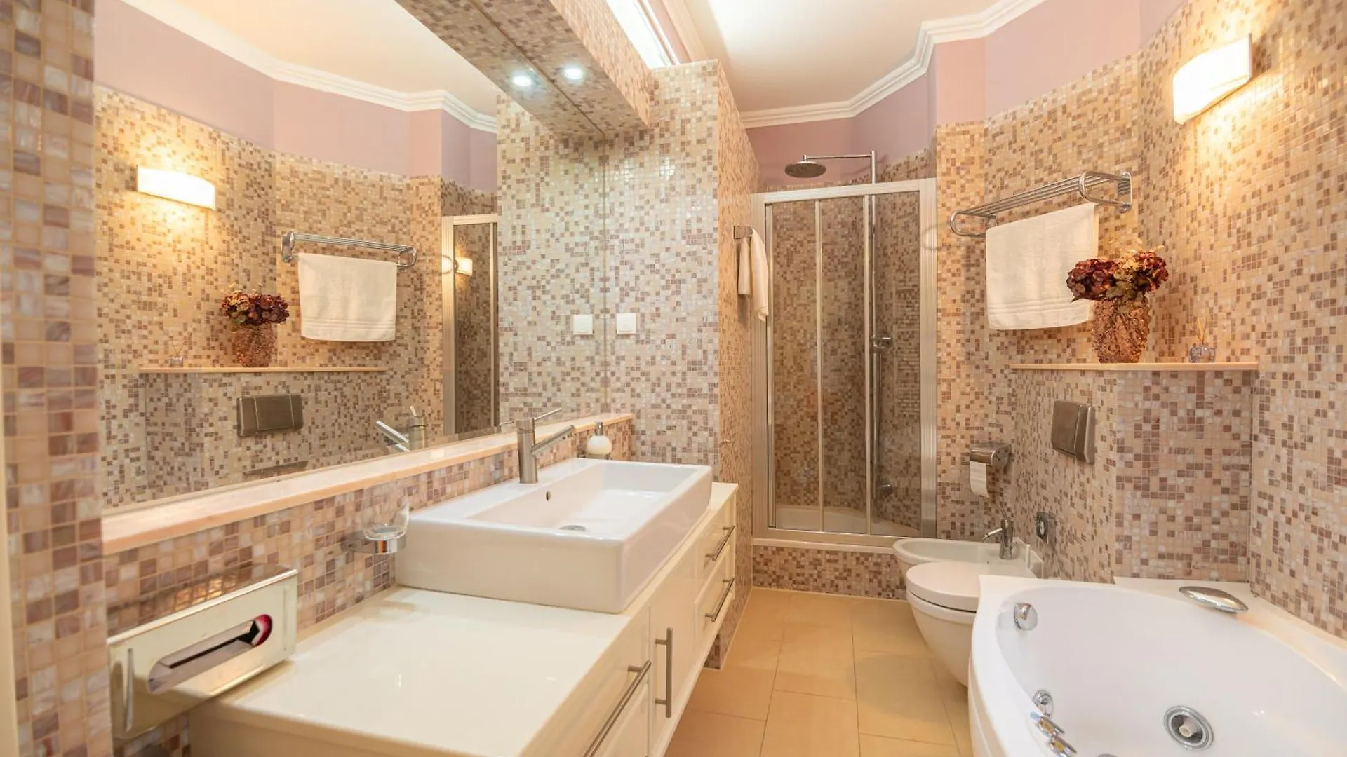 Lucy Retreat - Split Center - Near Diocletian'S Palace With Jacuzzi Apartmán